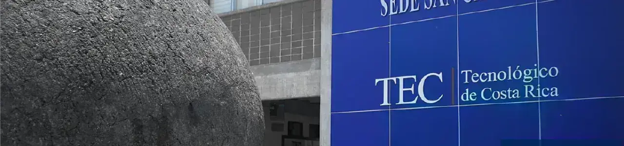 Fachada principal en el Campus Tecnológico Local de San Carlos.