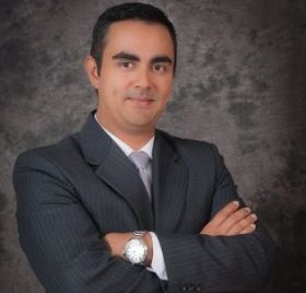 Dr. Freddy Ramírez